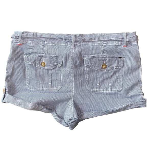 Striped Belted Shorts - Picture 2 of 3